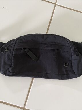 lululemon athletica Black Belt Bag with Subtle Logo - THE original belt bag